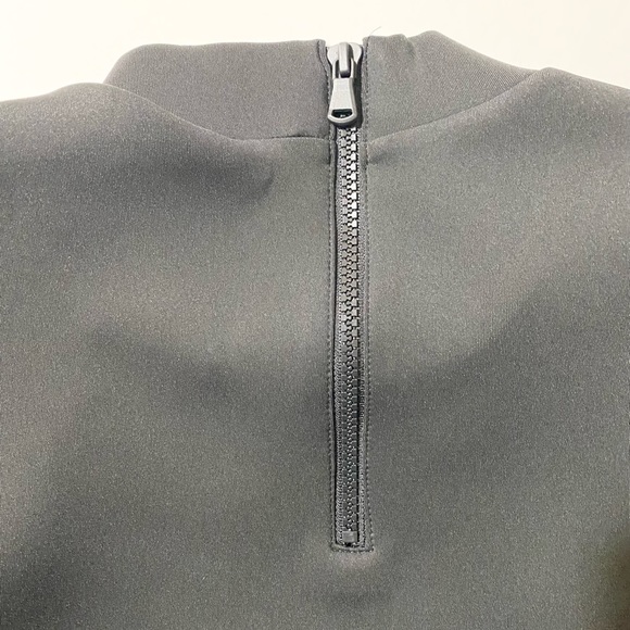 Good American Scuba Mock Neck Top - Picture 8 of 9